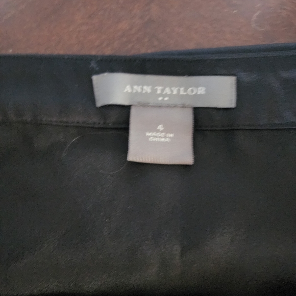 Ann Taylor Factory Ruffle Mini - Picture 3 of 4